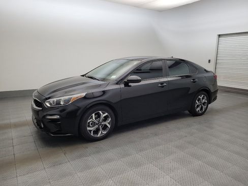 Used 2019 Kia Forte LXS FWD image 2