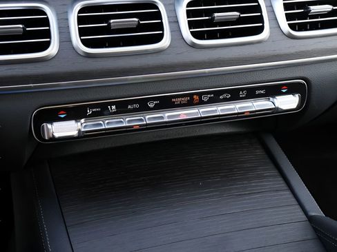New 2026 Mercedes-Benz GLS 450 4MATIC image 26