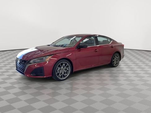 Certified 2024 Nissan Altima 2.0 SR image 6