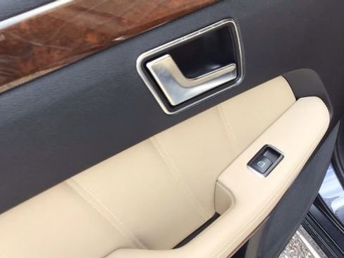 Used 2013 Mercedes-Benz E 350 4MATIC Sedan image 13