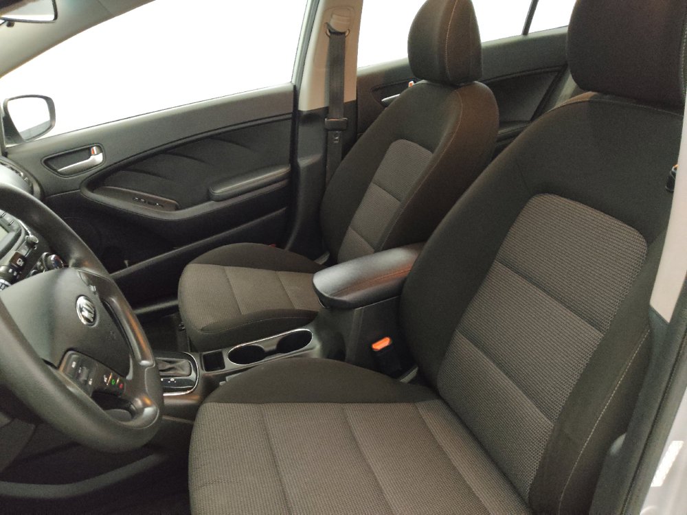 Used 2017 Kia Forte LX FWD image 17