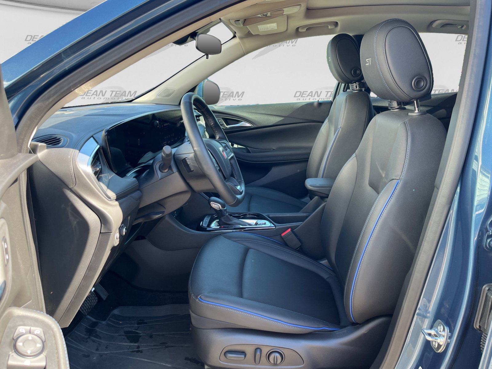Used 2026 Buick Encore GX Sport Touring w/ Advanced Technology Package FWD image 11