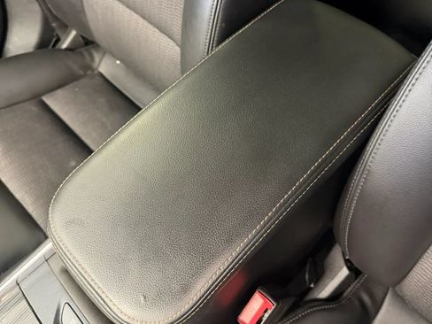 Used 2016 Chevrolet Impala LT w/ Convenience Package FWD image 23