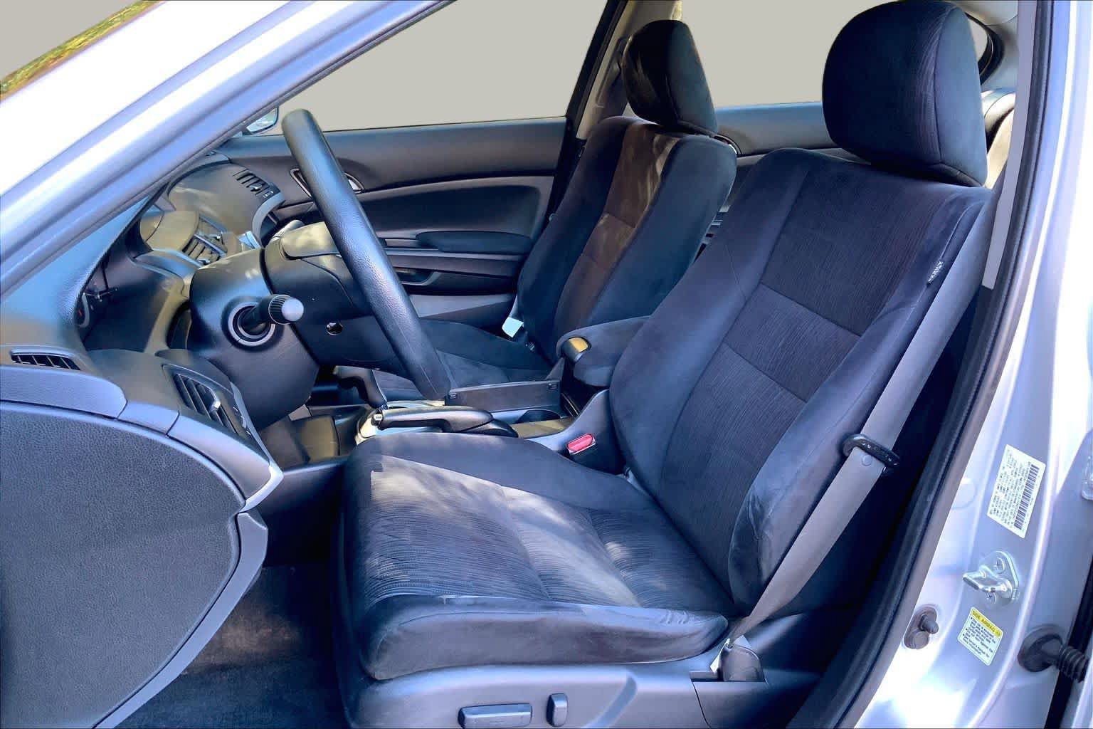 Used 2011 Honda Accord LX-P image 8