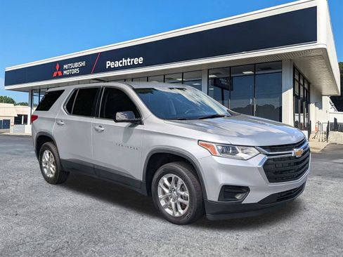 Used 2020 Chevrolet Traverse LS FWD image 1