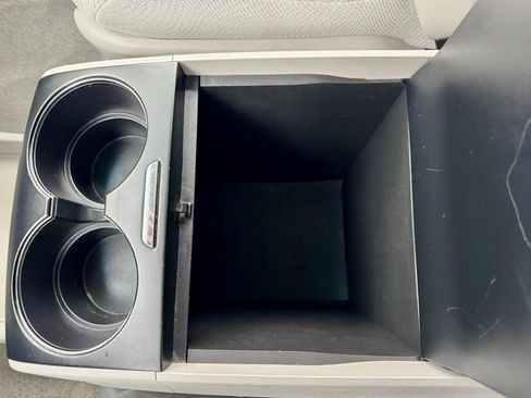 Used 2014 Toyota Sienna LE image 39