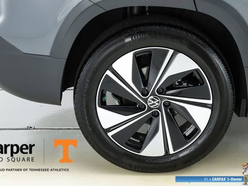 Used 2024 Volkswagen Taos SE image 13