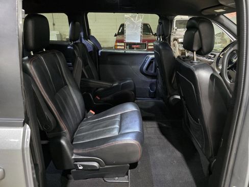 Used 2018 Dodge Grand Caravan GT FWD image 31