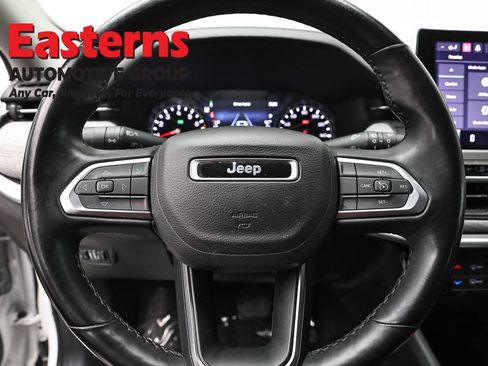 Used 2022 Jeep Compass Latitude AWD/4WD image 10