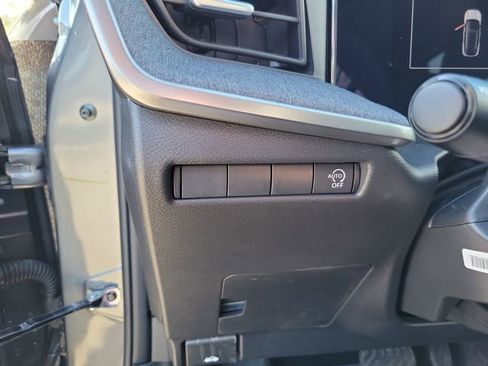 Used 2025 Nissan Kicks SV w/ Charging Package image 15