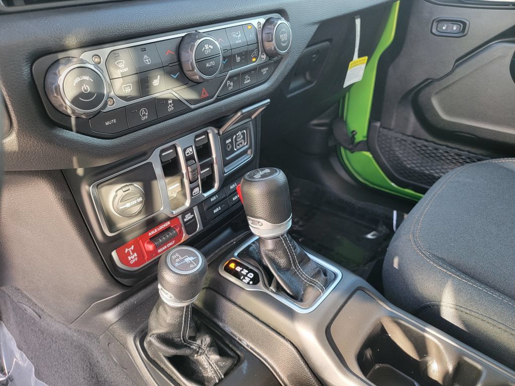 Used 2026 Jeep Wrangler Unlimited Sport AWD/4WD image 18