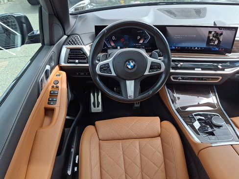 Used 2024 BMW X5 xDrive40i w/ M Sport Package AWD/4WD image 12
