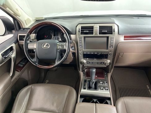 Used 2017 Lexus GX 460 Luxury image 4