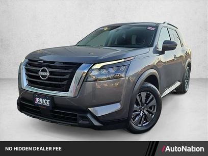 Used 2025 Nissan Pathfinder SV