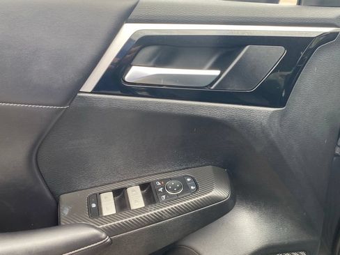 Used 2024 Mitsubishi Outlander SE AWD/4WD image 24