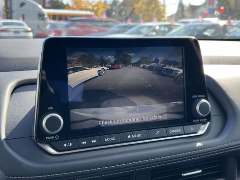 Used 2026 Nissan Rogue SV image 17