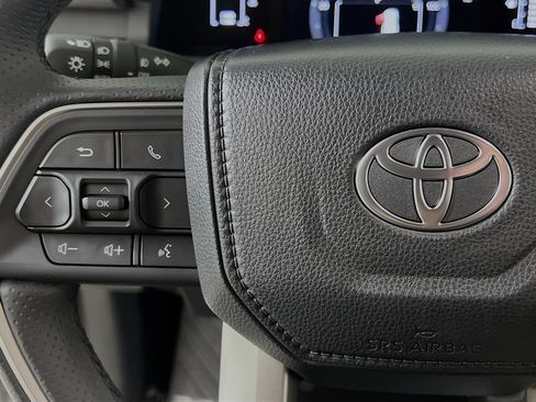 Used 2025 Toyota 4Runner SR5 image 19