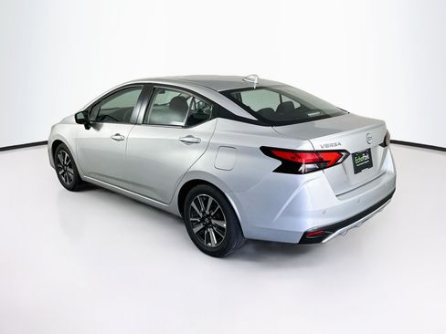 Used 2025 Nissan Versa SV FWD image 5