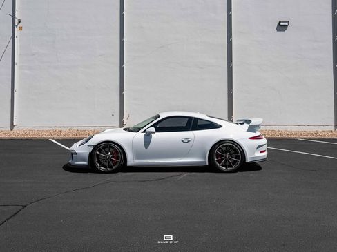 Used 2015 Porsche 911 GT3 RWD image 2