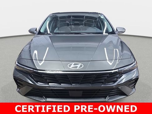 Used 2025 Hyundai Elantra Limited FWD image 2