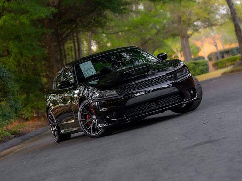 Used 2016 Dodge Charger SRT w/ Harman/Kardon Audio Group image 21