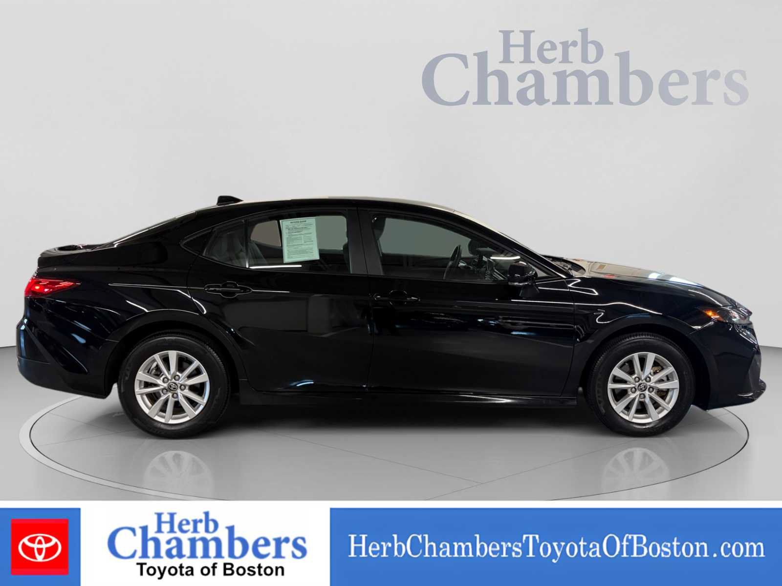 Used 2025 Toyota Camry LE AWD/4WD image 17
