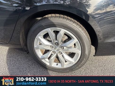 Used 2019 Chevrolet Impala LT image 5