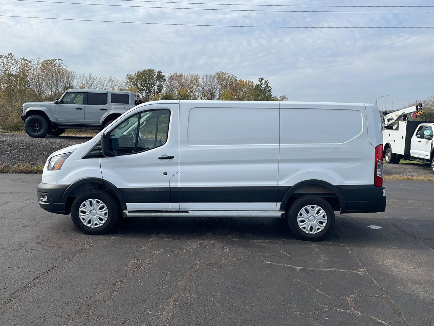 Used 2025 Ford Transit 250 Low Roof w/ Exterior Upgrade Package RWD image 2