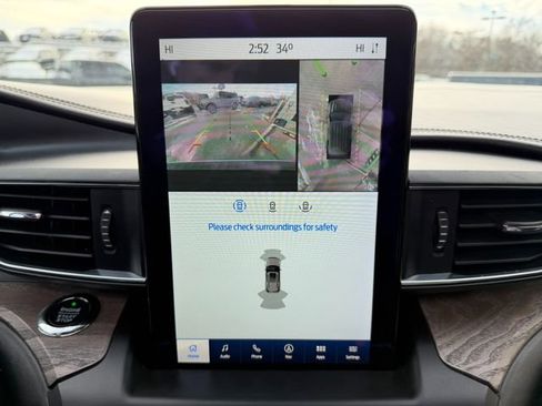 Used 2020 Ford Explorer Platinum w/ Premium Technology Package image 23