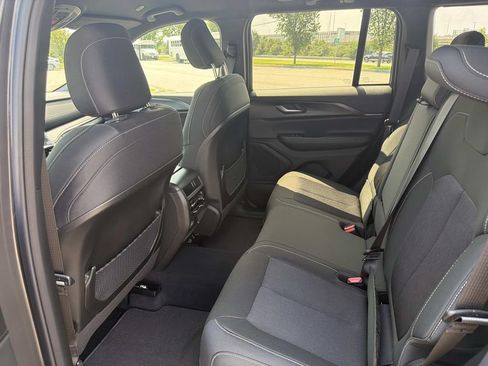 New 2026 Jeep Grand Cherokee Laredo AWD/4WD image 23