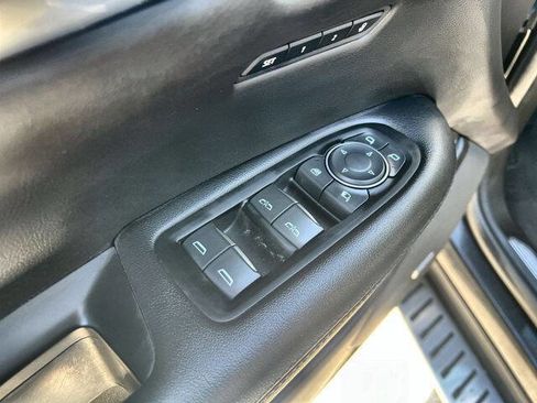 Used 2019 Cadillac XT5 Luxury w/ LPO, Black Ice Package image 22