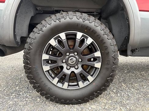 Used 2016 Nissan Titan PRO-4X AWD/4WD image 11
