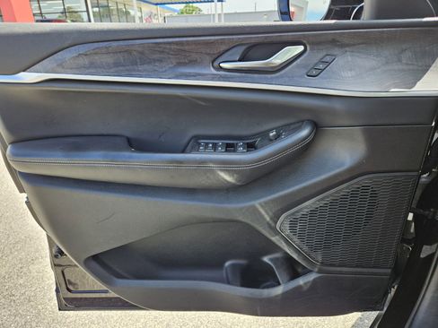 Used 2023 Jeep Grand Cherokee L Limited w/ Luxury Tech Group II AWD/4WD image 30