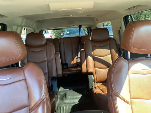 Used 2019 Cadillac Escalade Premium Luxury AWD/4WD image 44