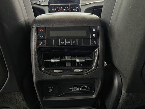 Used 2023 Jeep Grand Cherokee L Limited w/ Luxury Tech Group II image 36