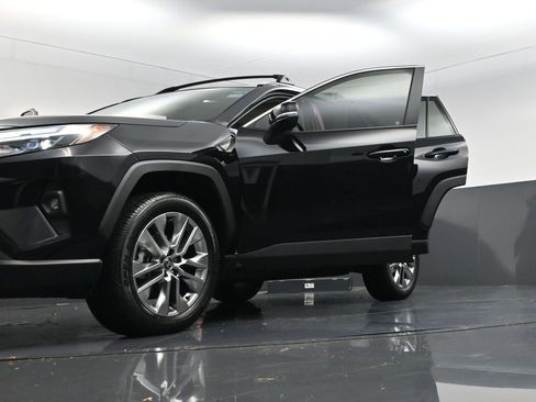 Used 2025 Toyota RAV4 XLE Premium image 24