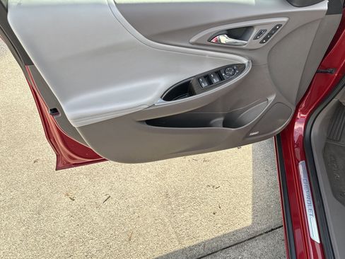 Used 2016 Chevrolet Malibu Premier w/ Driver Confidence Package image 11