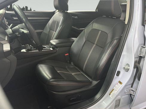 Used 2024 Nissan Altima 2.5 SR FWD image 9