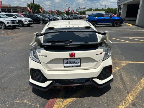 Used 2019 Honda Civic Type R image 2