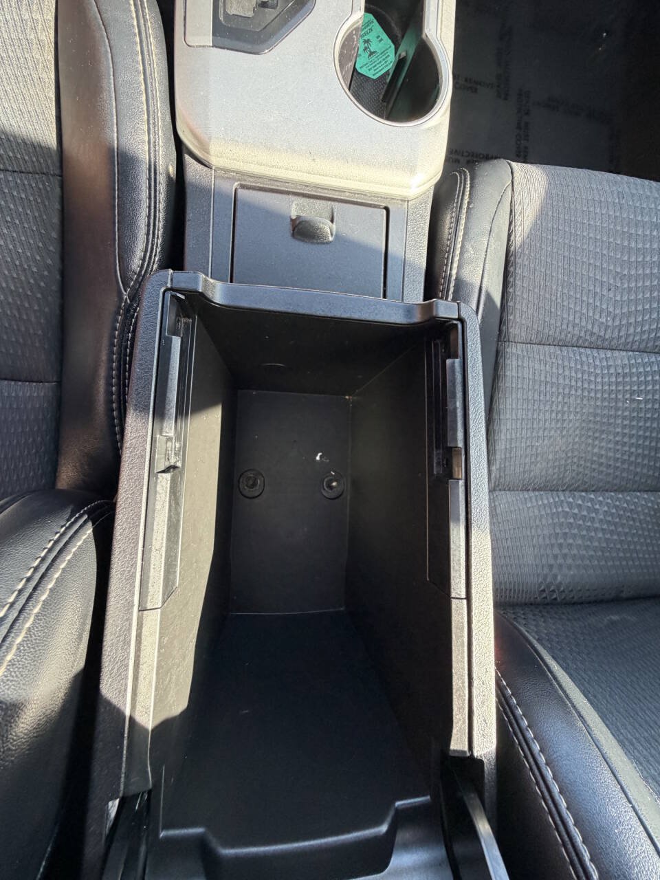 Used 2014 Toyota Camry SE w/ Moonroof Package FWD image 30