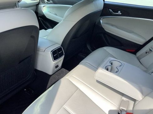 Used 2025 Genesis G70 2.5T AWD/4WD image 21