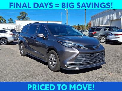 Used 2021 Toyota Sienna LE w/ LE Plus Package