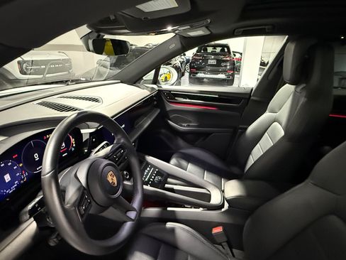Used 2024 Porsche Macan 4 Electric AWD/4WD image 25