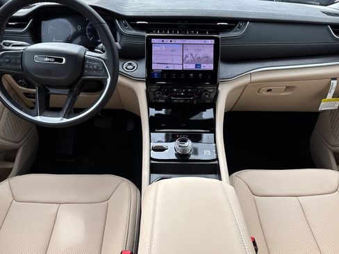 New 2025 Jeep Grand Cherokee L Limited w/ Luxury Tech Group II image 12