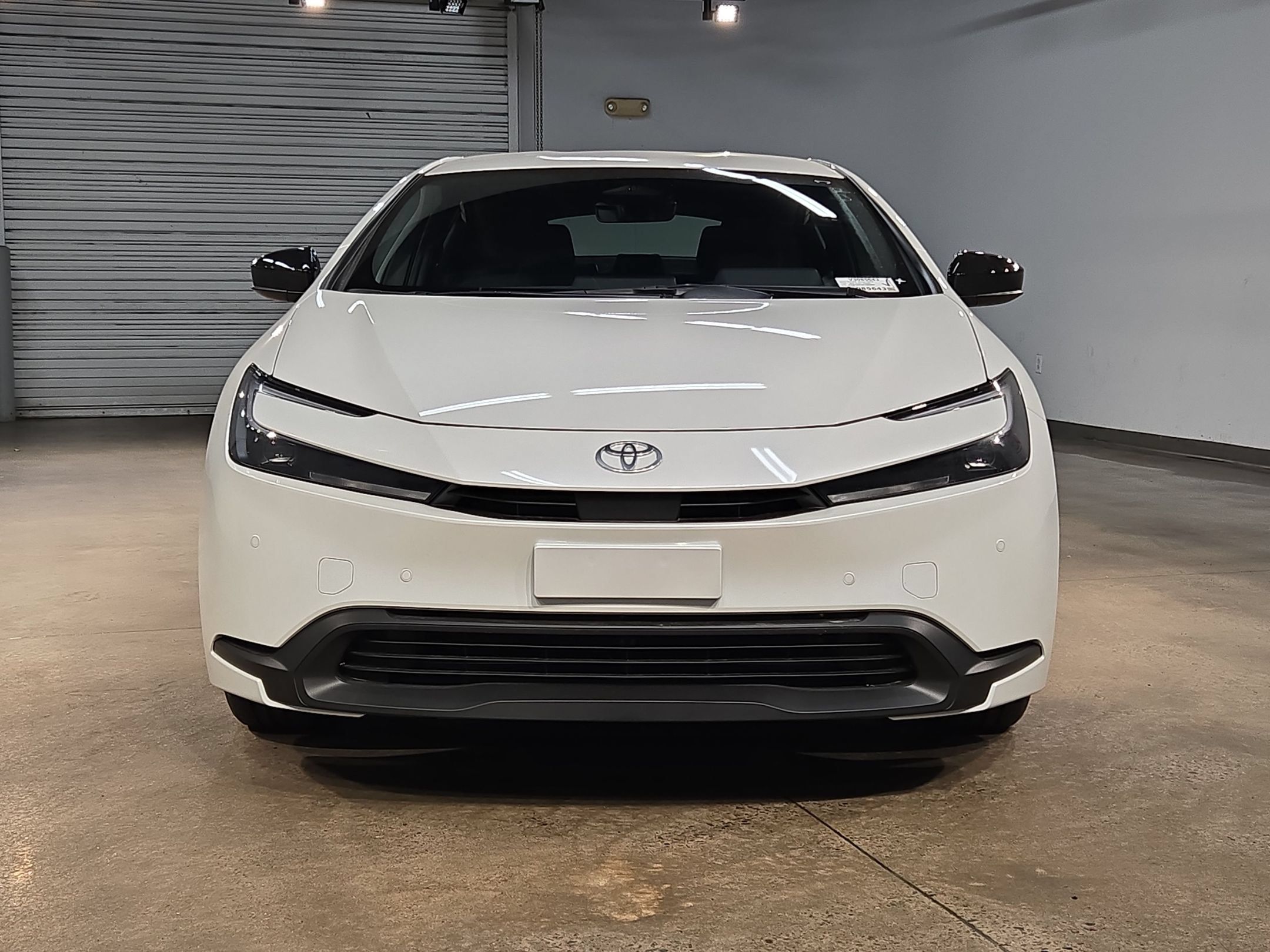 New 2027 Toyota Prius LE FWD image 2