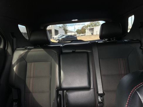 Used 2023 Chevrolet Equinox RS image 38