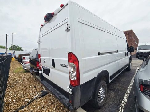 Used 2026 RAM ProMaster 2500 w/ Convenience Group FWD image 2