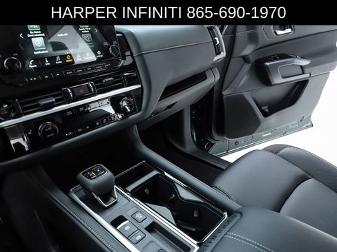 Used 2025 Nissan Pathfinder SL image 24