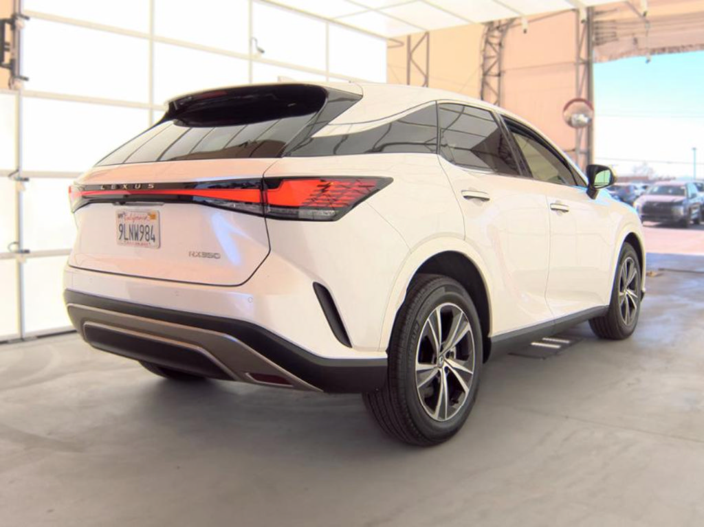 Used 2024 Lexus RX 350 FWD image 2