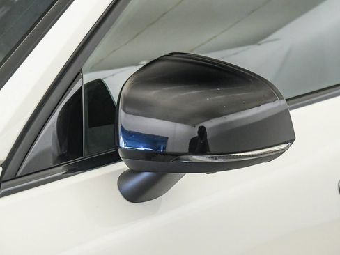 Certified 2026 Volvo XC40 B5 Plus AWD/4WD image 10